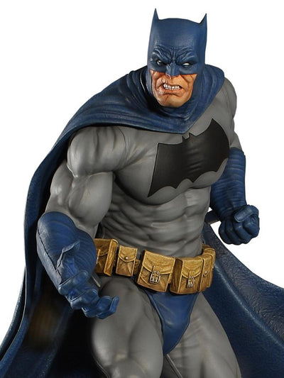 Dark Knight EXCLUSIVE 1/6 Scale Batman Maquette