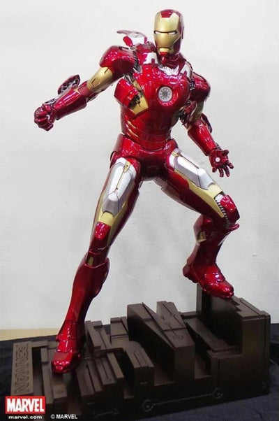 IRON MAN Mark VII 1/4 Scale Statue - DISPLAYED