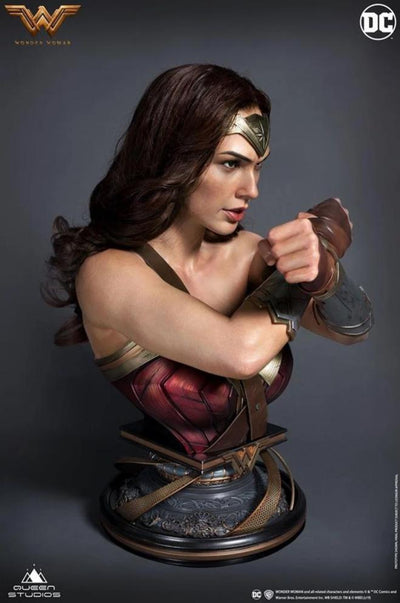 Justice League: Wonder Woman Lifesize 1:1 Bust