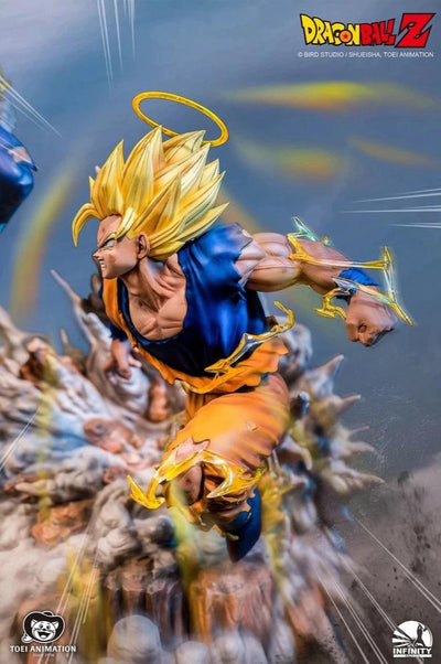 Dragon Ball Z: SS2 Goku Vs Majin Vegeta Statue