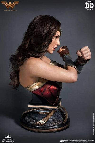 Justice League: Wonder Woman Lifesize 1:1 Bust