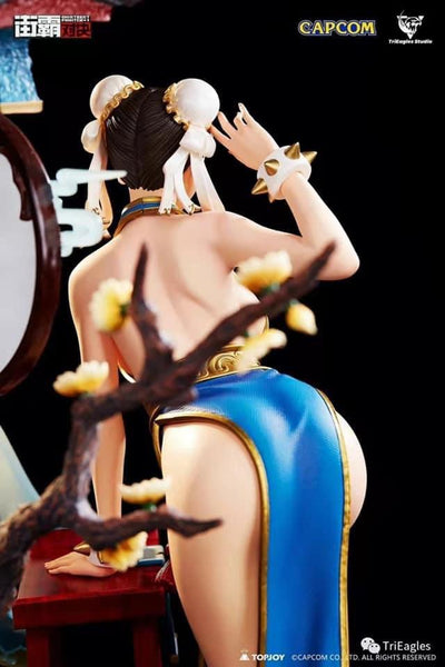 Chun Li 1/4 Scale Statue - Crystal Series (BLUE VERSION)