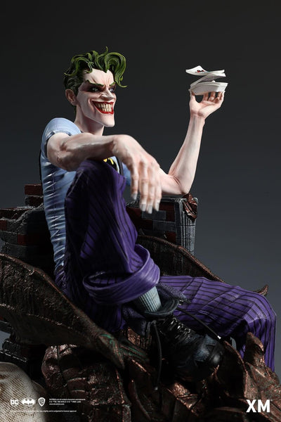 The Joker - White Knight 1/4 Scale Statue