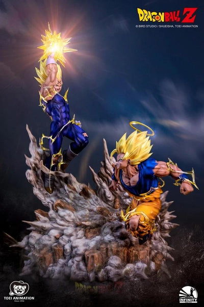 Dragon Ball Z: SS2 Goku Vs Majin Vegeta Statue