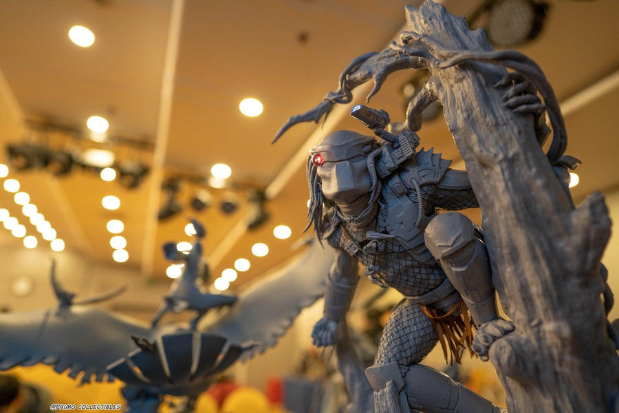 Jungle Predator With Dutch Statue