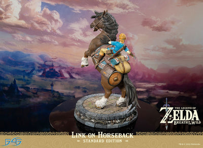 The Legend of Zelda Breath of the Wild - Link on Horseback (Standard Edition) Statue