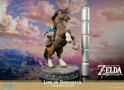 The Legend of Zelda Breath of the Wild - Link on Horseback (Standard Edition) Statue