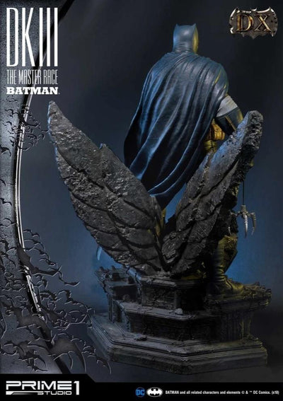 Dark Knight III: The Master Race DELUXE Statue