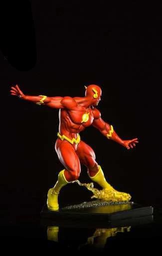 Flash 1/10 Art Scale Statue by Ivan Reis