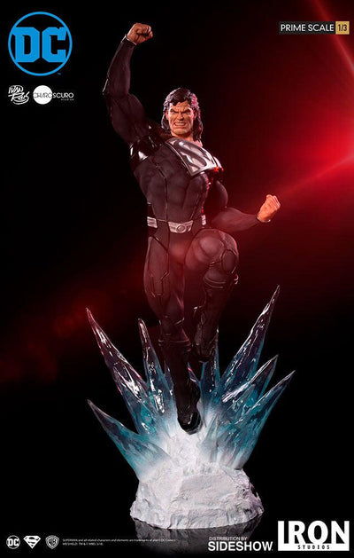 Superman (Black Suit) 1/3 Scale Statue
