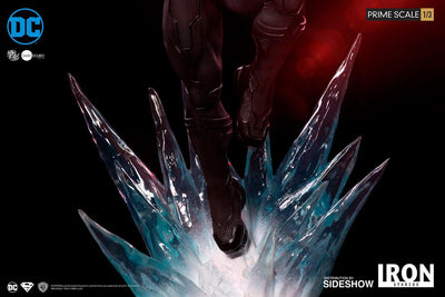 Superman (Black Suit) 1/3 Scale Statue