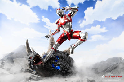 Ultraman vs Black King 1/4 Scale Statue