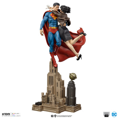 Superman and Lois 1/6 Scale Diorama